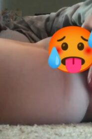 Jovencita Masturbándose Duro Para Venirse