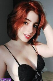 Hermosa peliroja blanquita que te seduce .