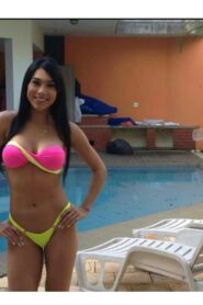 Jóvencita del Gym se enamora del instructor y le pasa Nudes