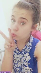 Pack de Hermosa rubia se hizo viral con su pack