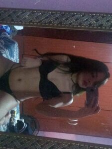 Pack de Mónica Colegiala Caliente + 2 Videos