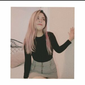 Alejandra González + Facebook