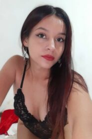 Melany Morra de Ricas Tetas Mostrando el Culo