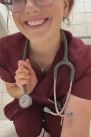 Rica Doctora Mostrando Las Nalgas