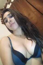 Alondra Rica Tetona Mostrando La Panocha