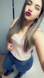 Blanca Esthela Gordibuena Mexicana de Lentes, Mostrando Su Rico Culo