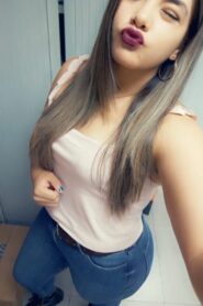 Blanca Esthela Gordibuena Mexicana de Lentes, Mostrando Su Rico Culo
