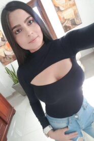 Eveling Mostrando Sus Ricas y Enormes Tetas