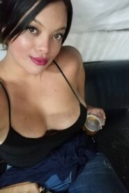 Lucia Yara Deseosa De Verga