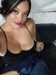 Lucia Yara Deseosa De Verga