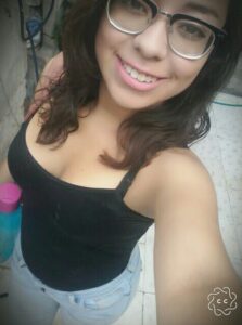 Itzel Cazares Ramos Rica Morrita de Lentes
