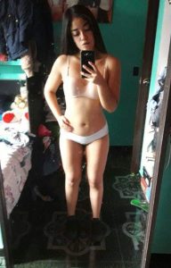 Priscila Martínez Se Toma Fotos Abierta De Piernas
