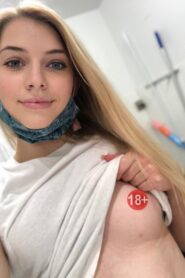 Rica Rubia Sexy Mostrando Los Pechos