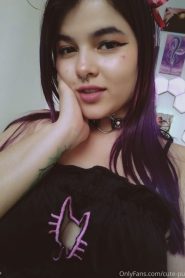 Cute-Purple Puta Mostrando Las Nalgas