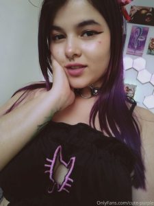Cute-Purple Puta Mostrando Las Nalgas