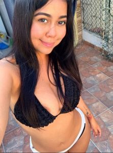 Estefy Rica Putita Chichona Mostrando Las Tetas