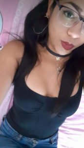Gaby Rica Putita de Lentes