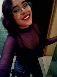 Yuno Casanova Mexicana de Lentes Mostrando Tetitas