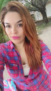 Leyvi Del Angel Enseñando Las Tetas
