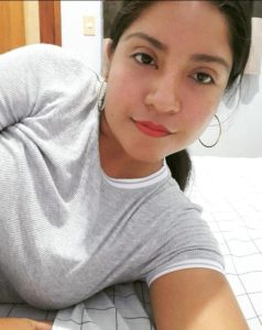 Amanda Ruiz Morra Mostrando Sheshes