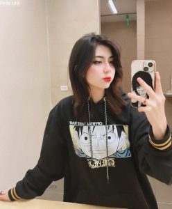 Morrita otaku se toma fotos hot