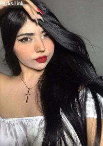 Nena me encanta con su carita y sus nud