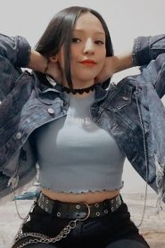 Sandy Rodriguez Pequeña Rockera Mostrando Tetas
