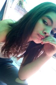 Rebeca Morrita Mostrando Las Tetas