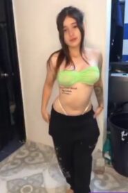 Valeria rica jovencita muestra absolutamente todo Onlyfans