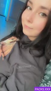 Delicia De Tetona Muestra Su Panocha Rosita