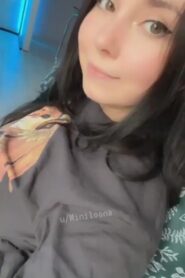 Delicia De Tetona Muestra Su Panocha Rosita