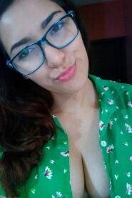 Packs de esta jovencita cachada por WhatsApp con Facebook