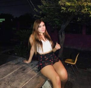 Recien egresada fue cogida y cumeada en motel + videos