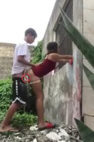 La putita del barrio se la cogen donde sea