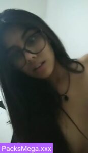 Deliciosa Morenita Se Abre Toda
