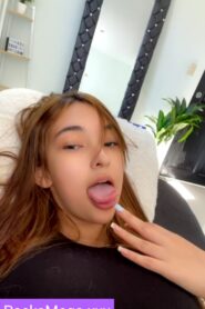 Mafer linda Jovencita Dándose Dedos En La Rosadita